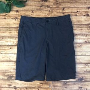 Nike golf Dri-Fit shorts flat front stretch.